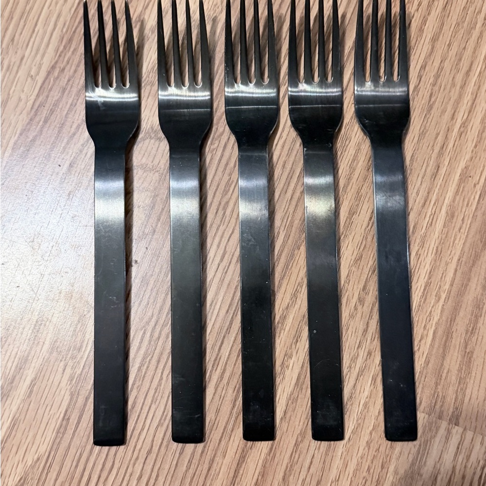 Sleek Herdmar Portugal Matte Black Fork Set (5) for Modern Dining - Picture 9 of 10